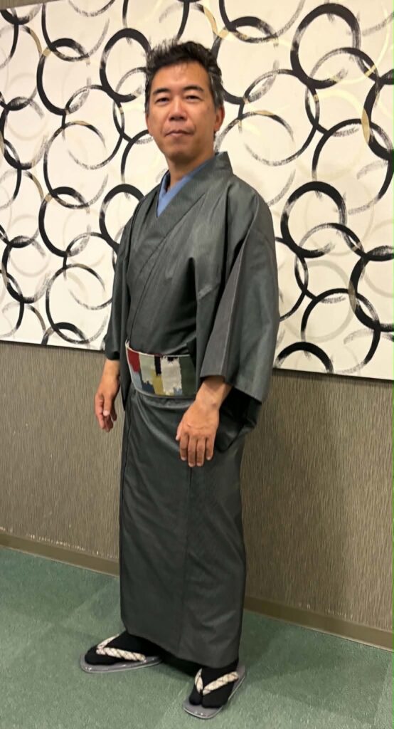 「着物は窮屈だと思っている人に伝えたい」首肩が開放され、頭までシャキッとした着付け体験
